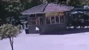 عبور تروریستها از درب ساختمان مجلس و گیت بازرسی