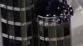 یکی از خطرناک‌ترین و سخت‌ترین مشاغل دنیا! این افراد 3 ماه طول میکشه تا 24 هزار پنجره برج خلیفه دبی رو تمیز کنن و بعد از اینکه تموم شد دوباره از اول شروع میکنن