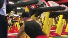 یه عده هم هستن پا هم دارن ولی قدم از قدم بر نمیدارن