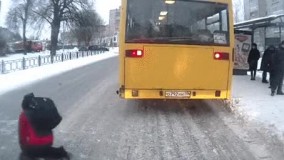 اکثر مردم از زمین خوردن شکایت می‌کنند، اما نمی‌دانند که این زمین خوردن حکمتی دارد، نگران زمین خوردن نباشید 