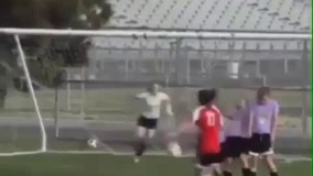 صحنه هایی جالب از برخورد توپ با سر 