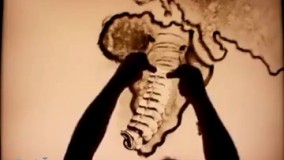 هنرمندی که با شن نقاشی زیبا خلق میکنه