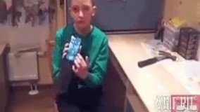 مثل اینکه انتظار نداشت گوشی بشکنه 