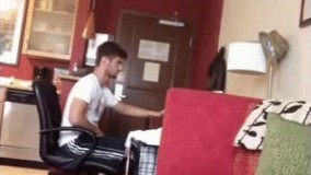 نیای به زور میبرمت