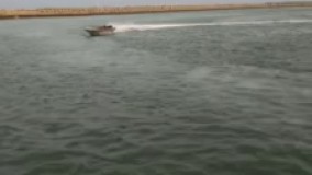 حرکات نمایشی با قایق موتوری