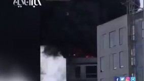 نجات از میان آتش با گرفتن قلاب جرثقیل