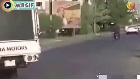 وسط خیابون مگه جای گزارش گرفتنه