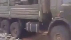 داداش خربزه که خالی نِمیکنی اونا بمبه 