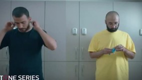 تا حالا با گره خوردن سیم هدفن به دردسر افتادین؟ این ویدیو جالب رو در این مورد از دست ندید .