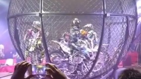 ???? بسیار زیبا و پرخطر ????????  این نمایش عالی و دیدنی برای اولین بار در ایران انجام شده ???????????? ‌ 