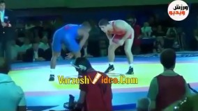 سیلی کشتی گیر کوبایی به کشتی گیر روس و درس فراموش نشدنی کشتی گیر روس به او