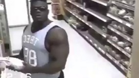 وقتی یک داداچ متوجه دوربین مداربسته میشه...!