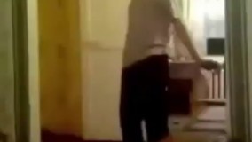 پدری که میخواست به بچه اش آموزش پشتک وارو بده ولی خودش به فنا رفت