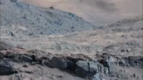 در این ویدیو،باستان شناسان مریخ عکس گرفته شده توسط مریخ نورد کنجکاوی را مورد تجزیه و تحلیل قراردادند و به این نتیجه رسیده اند که این ساختار بصورت طبیعی بوجود نیامده و یک اثر ساخته شده است