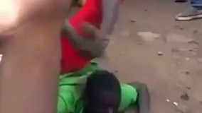 انگار این آدم استخوان تو بدنش نداره