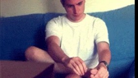 پسرا وقتی تو خونه ناخن میگیرن