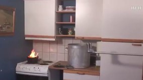 وقتی روغن در آشپزخانه در حال سوختن است به‌هیچ‌وجه روی آن آب نریزید