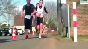 اخ این چی میگع وسط مسابقه