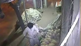 خنده دارترین  دزدی سال دزدی خربزه با شلوار  کردی ‎‌‌‌‌‌‌ ‌‌‌‌‌‌‌‌