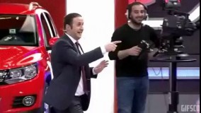 خسته است، می‌فهمی؟ خسته است :)))