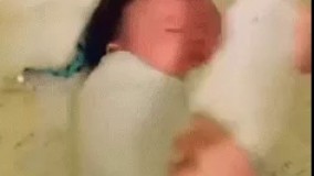 منتظر بود بازش کنن تا بیدار شه