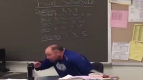 معلمه داشت برای امتحان شاخ و شونه میکشید که .