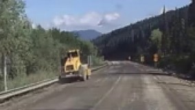 اگه فکر میکنید دوندست سخت در اشتباهید..راننده لودرست که جا مونده.