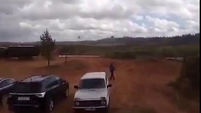 یک بالگرد «Ka52» روسیه در مانور مشترک «زاپاد 2017» روسیه و بلاروس به اشتباه چند خودروی پارک شده را هدف گرفت که باعث آتش گرفتن یک کامیون شد