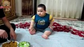 پسر کوچولوی شکمو