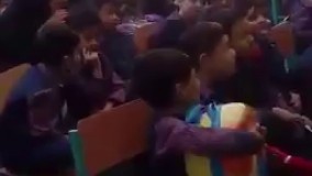 روز اول مهر:  - پسرم میخوایی چیکاره بشی؟  + خنگ خدا!  تو خونه بچه هاتونو با الفاظ بهتری صدا کنین