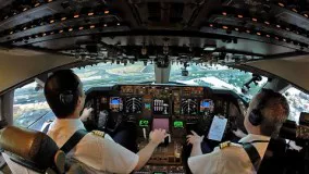 دانلود فرود در مکزیکو سیتی Boeing 747 Cockpit landing at Mexico City!