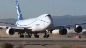 دانلود New Boeing 747-8 undergoes extreme testing