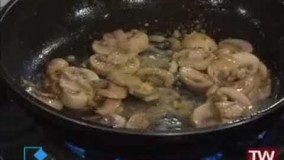  سس قارچ به همراه شنیتسل مرغ 