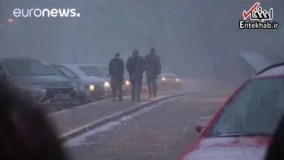 فیلم/ موج تازه سرما در اروپا؛ شهروندان گرفتار و گردشگران شگفت زده