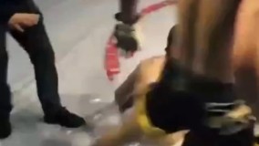 مبارزه آقا پیمان با حریفش در مسابقه mma یا مبارزات ازاد 