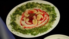 آشپزی- فرنی میوه‌یی با سلاد میوه‌ای