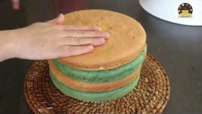 تزیین کیک اسفنجی با خامه