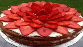 طریقه تزیین کیک توت فرنگی/بسیار خاص