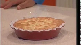 دسر گلابی با کرم بادام