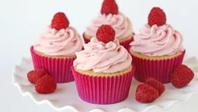 How To Make Easy CupCake - آموزش درست کردن کاپ کیک در پنج دقیقه