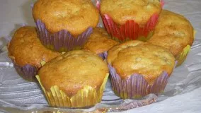 مافین موز و گردو Banana Walnut  Muffin