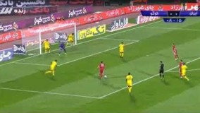 بازی کریم انصاری فرد در نیمه اول بازی با توگو که از شرایط بازی دور است