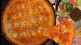 آشپزی آسان-نان دولایه روغنی با سینه مرغ و ترکاری