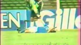 بیرون بردن بازیکن مصدوم کره ای توسط احمدرضا عابدزاده