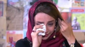 اشک های شبنم قلی خانی در برنامه زنده