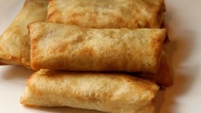 آشپزی مدرن-تهیه اسپرینگ رول مرغ ترد و لذیذ