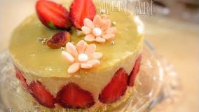 تهیه دسر -توت فرنگى با كرم پسته و گاناژ -دسر ماه رمضان