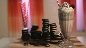 نوشیدنی سرد-تهیه دسر میلک شیک اورئو