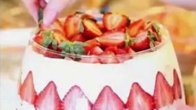 تهیه دسر-دسر توت فرنگی