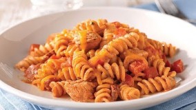  آشپزی ساده-مکرونی با مرغ و سبزیجات